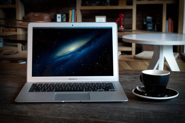 Apple ra mắt MacBook Air mới cấu hình mạnh hơn giá rẻ hơn 100 USD