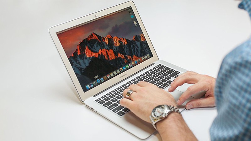 Những lý do khiến Macbook Air MQD32SA/A i5 (2017) là sự lựa chọn đáng cân nhắc