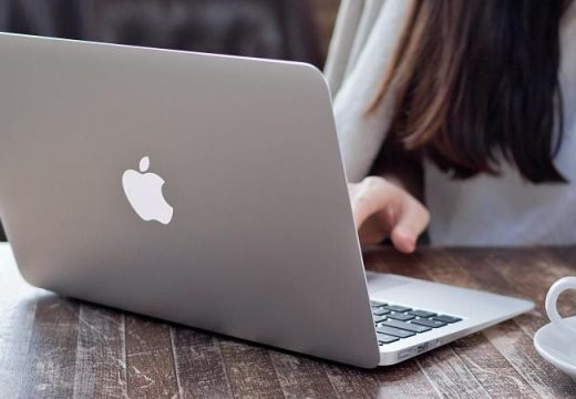 Apple Se Som Ra Mat Mot Chiec Laptop Si234u Mong V224o Ng224y 12 Th225ng 9 1 1