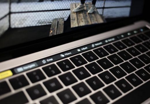 Cận Cảnh Macbook Pro 2016 Với Thiết Kế đẹp Mắt 5e51fca746102.jpeg