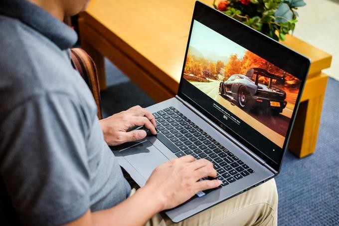 LG Gram 2019: Laptop 17 inch chỉ có khối lượng 1,3 kg