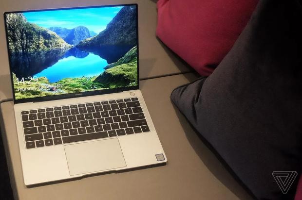 [MWC 2018] Ngoài điện thoại flagship mới, Huawei còn giới thiệu laptop MateBook X Pro cực ngầu