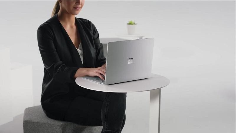 So sánh các tính năng quan trọng của Surface Laptop 2 và MacBook Pro